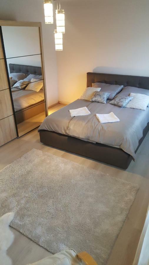Gutenberg Utca Apartman Сегед Екстериор снимка