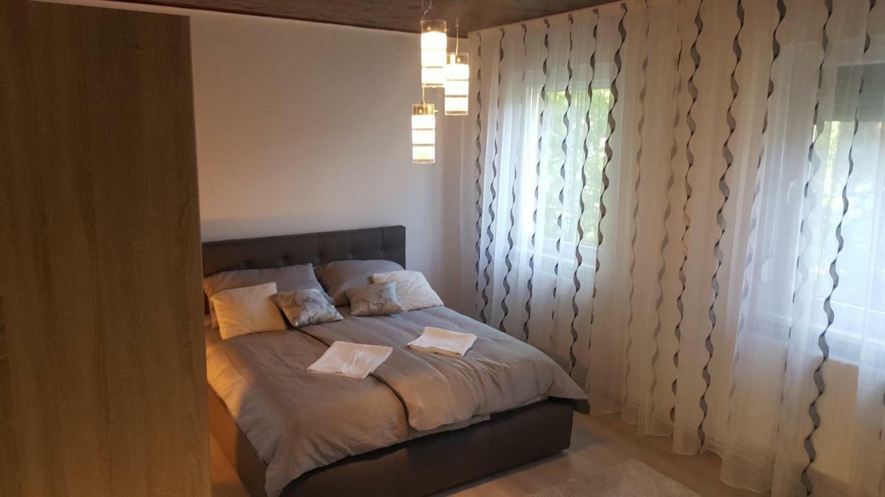 Gutenberg Utca Apartman Сегед Екстериор снимка