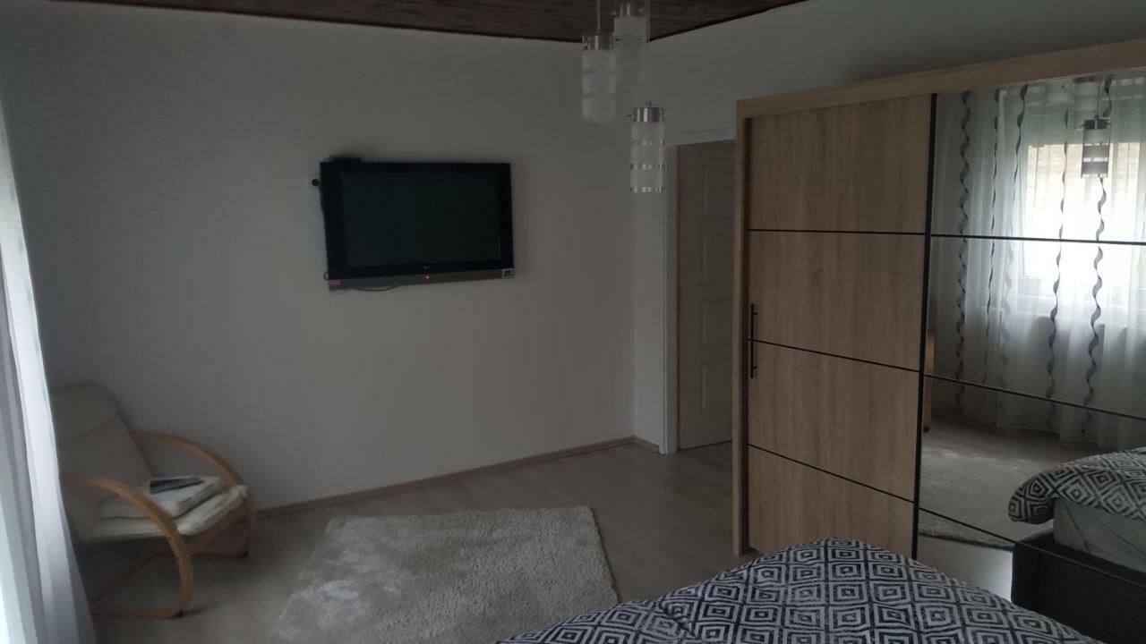 Gutenberg Utca Apartman Сегед Екстериор снимка