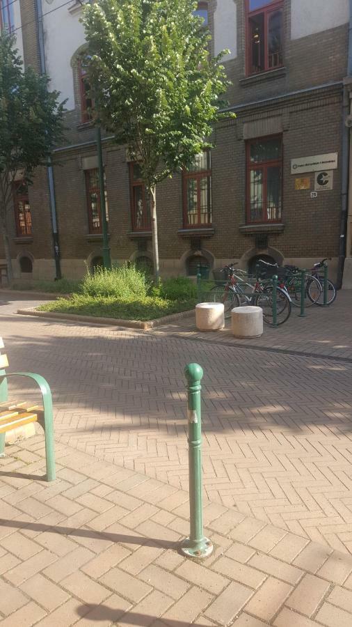Gutenberg Utca Apartman Сегед Екстериор снимка
